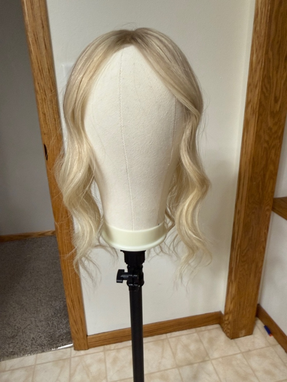 Blonde Wavy Women’s Wig - Natural Light Blonde